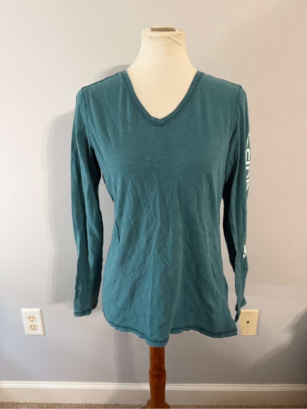Women’s Long Sleeve V-Neck Tee in Teal